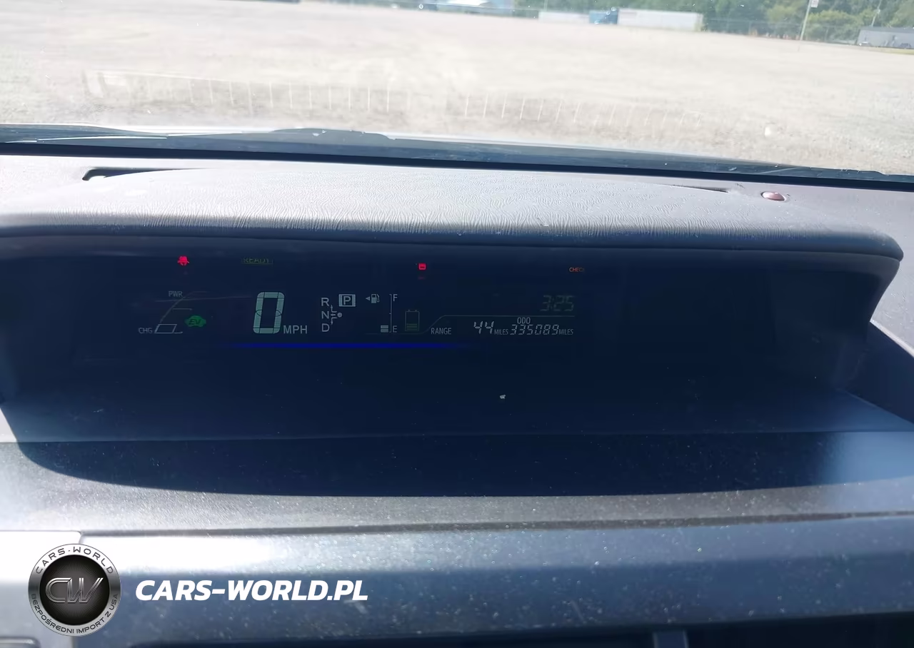 2015 Toyota Prius V Two VIN:JTDZN3EU9FJ024399 - 7