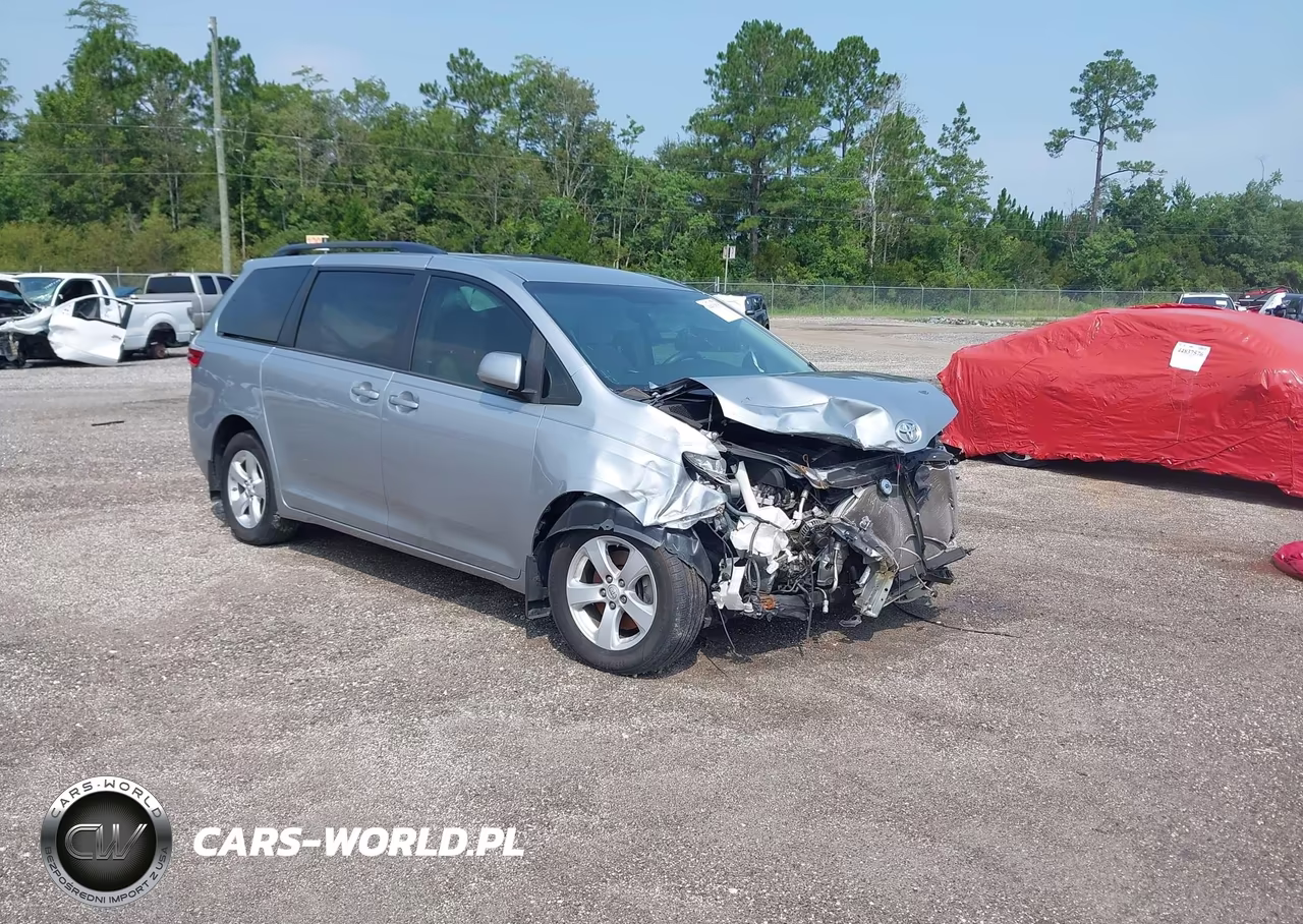 2017 Toyota Sienna Le 8 Passenger – zdjęcie 1 z 20