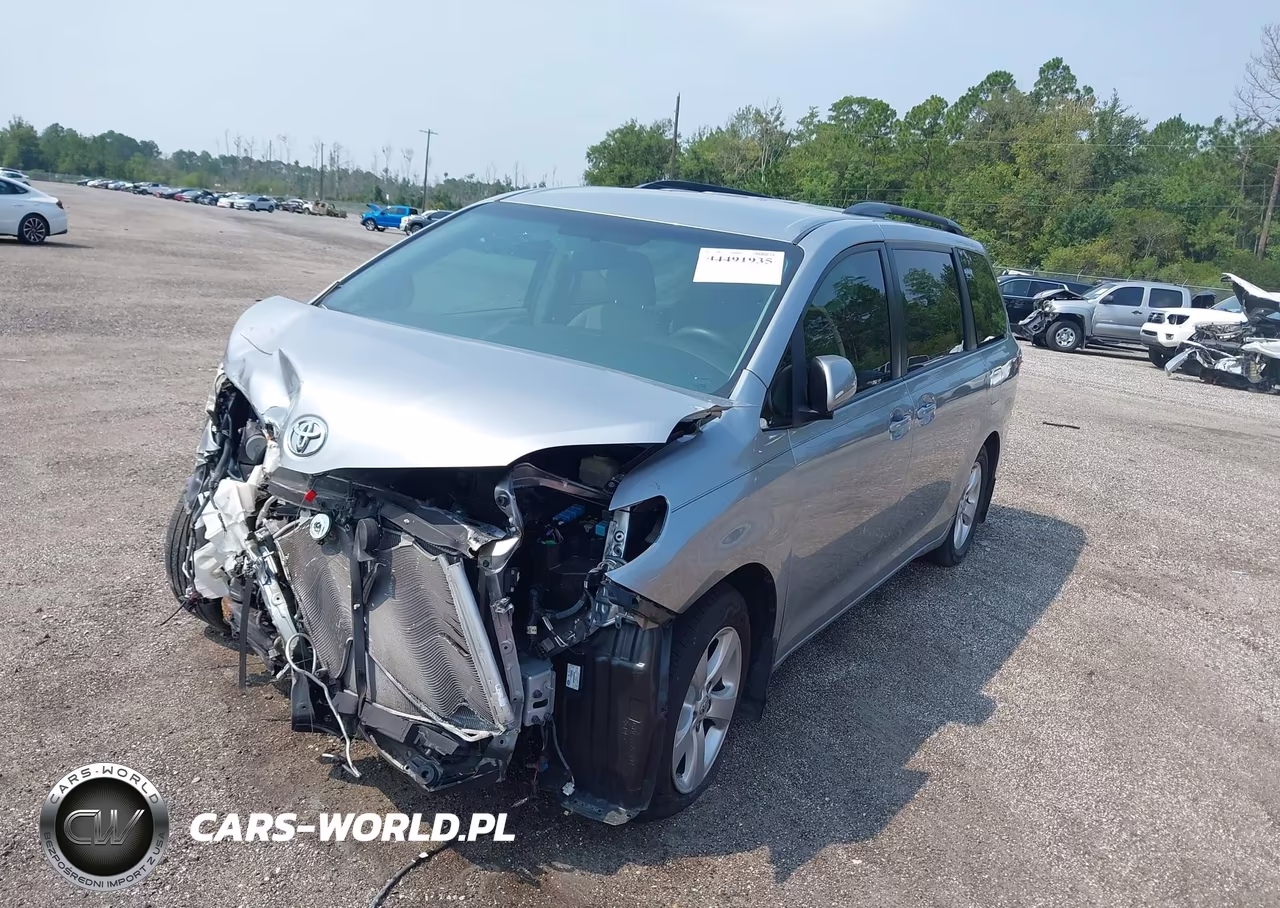 2017 Toyota Sienna Le 8 Passenger VIN:5TDKZ3DCXHS820180 - 2
