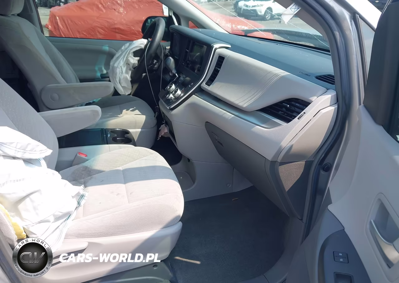 2017 Toyota Sienna Le 8 Passenger VIN:5TDKZ3DCXHS820180 - 5