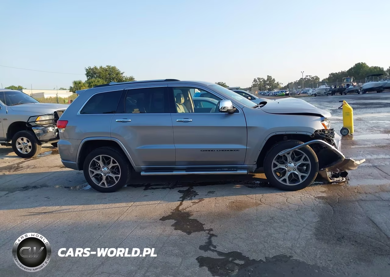 2021 Jeep Grand Cherokee Overland 4X4 VIN:1C4RJFCT6MC600037 - 13