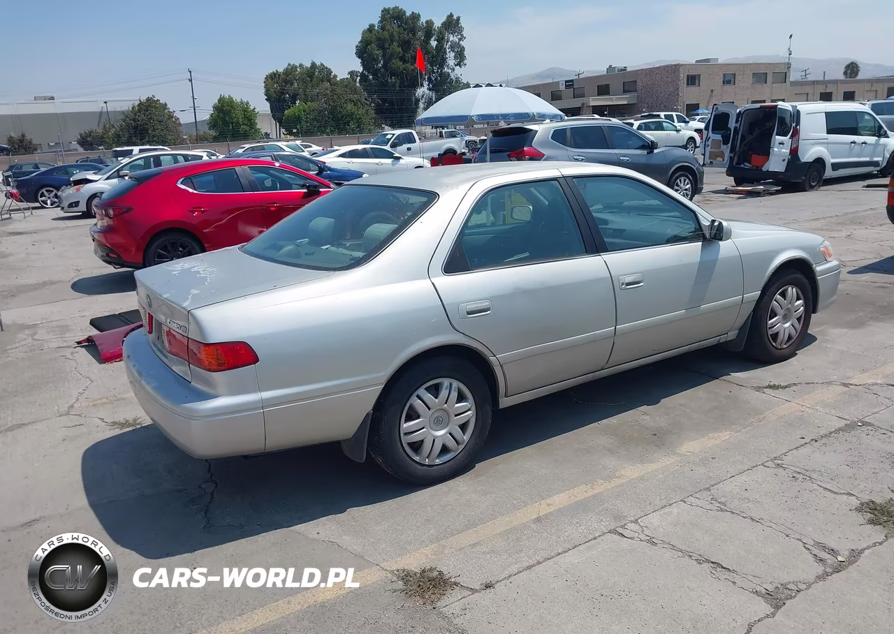 2001 Toyota Camry Le VIN:4T1BG22K21U109712 - 4