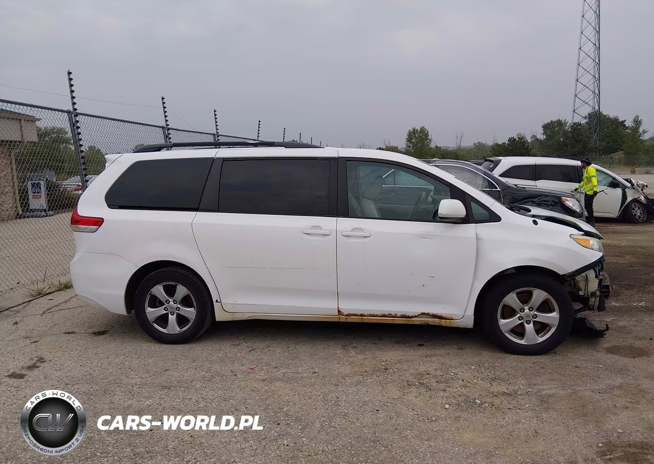 2013 Toyota Sienna Le V6 8 Passenger VIN:5TDKK3DC7DS298672 - 13