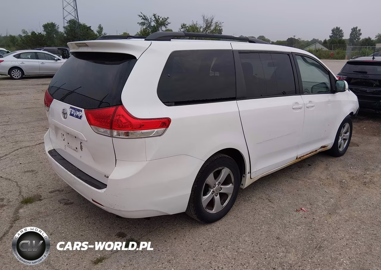 2013 Toyota Sienna Le V6 8 Passenger VIN:5TDKK3DC7DS298672 - 4