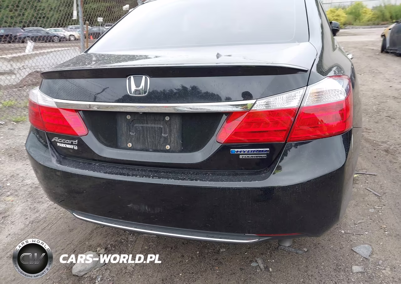 2015 Honda Accord Hybrid Touring VIN:1HGCR6F75FA003250 - 16