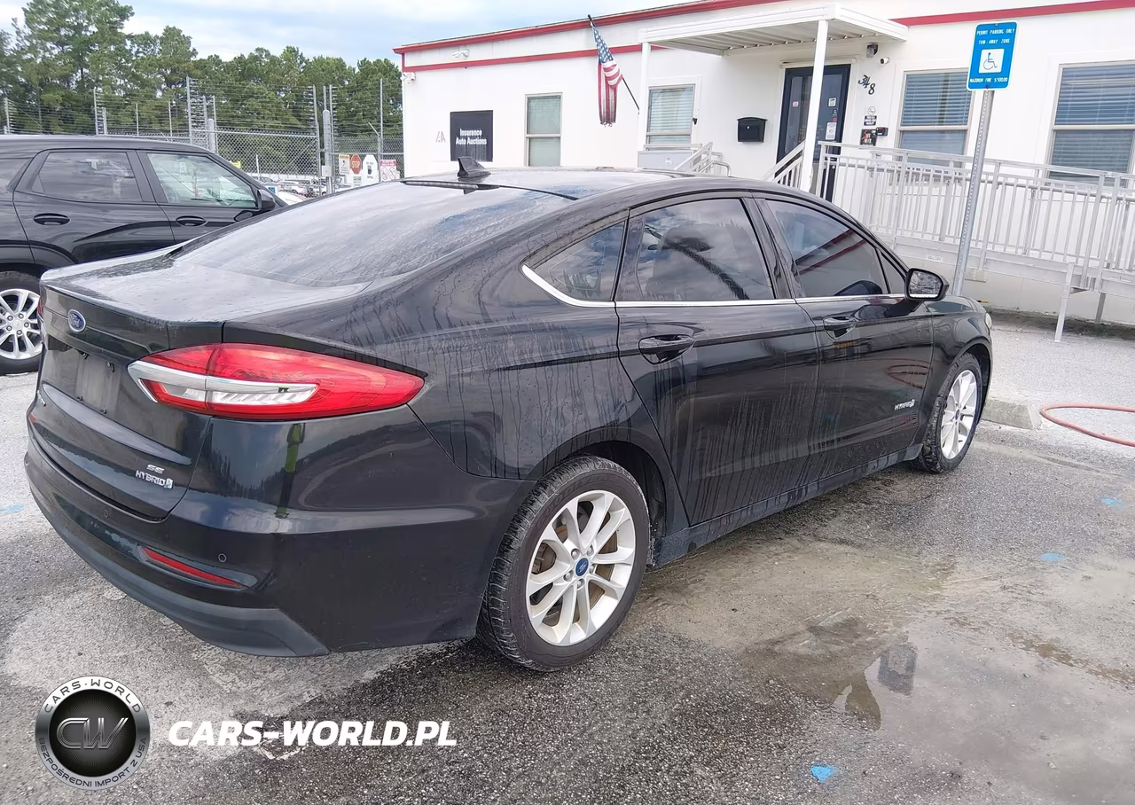 2019 Ford Fusion Hybrid Se VIN:3FA6P0LU1KR258640 - 4