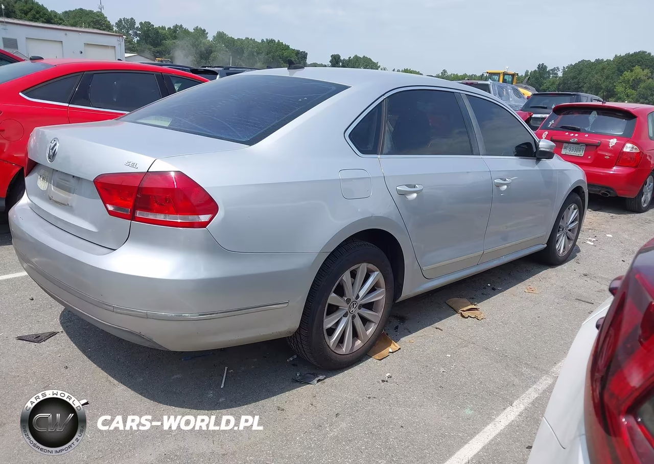 2012 Volkswagen Passat 2.5L Sel VIN:1VWCH7A38CC075942 - 4