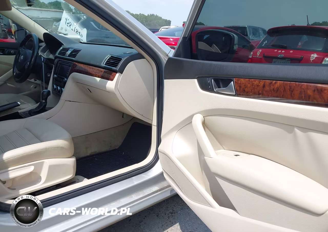 2012 Volkswagen Passat 2.5L Sel VIN:1VWCH7A38CC075942 - 5
