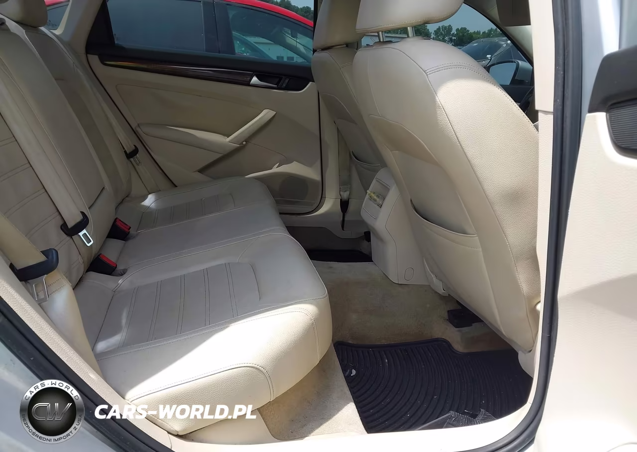 2012 Volkswagen Passat 2.5L Sel VIN:1VWCH7A38CC075942 - 8