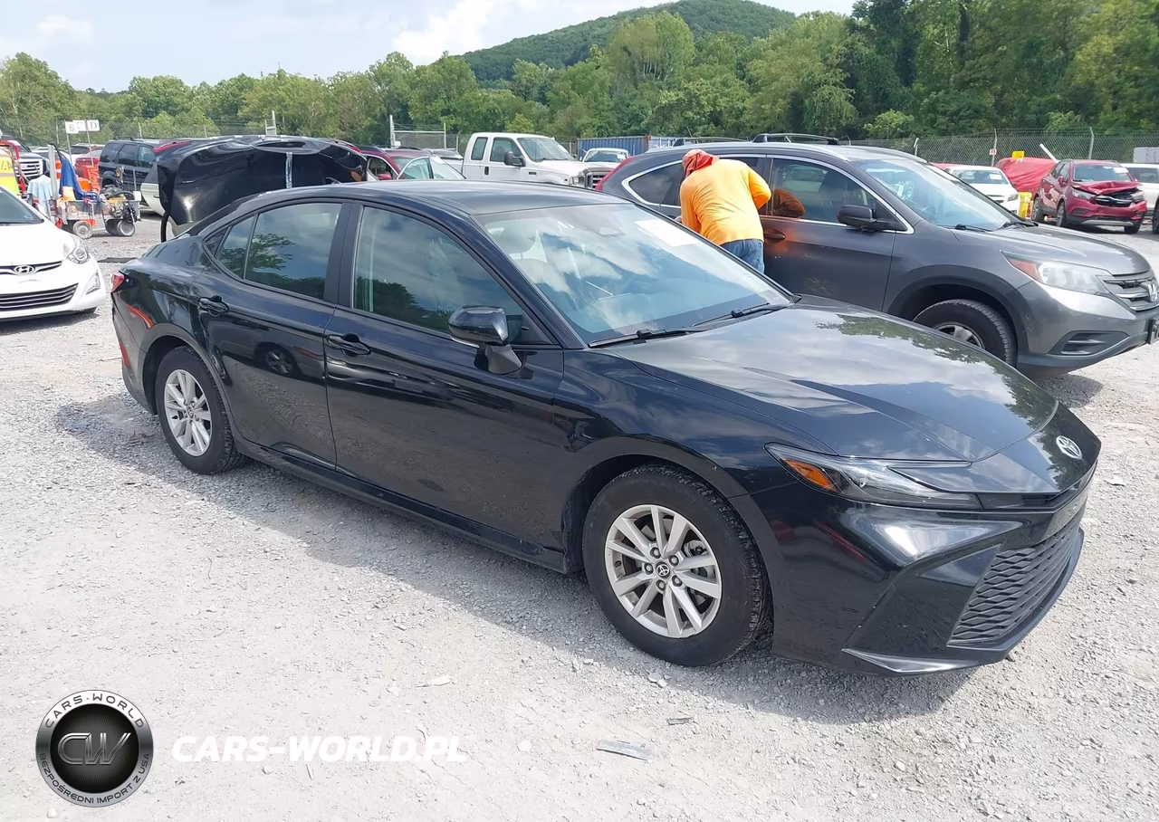2025 Toyota Camry Le – zdjęcie 1 z 16