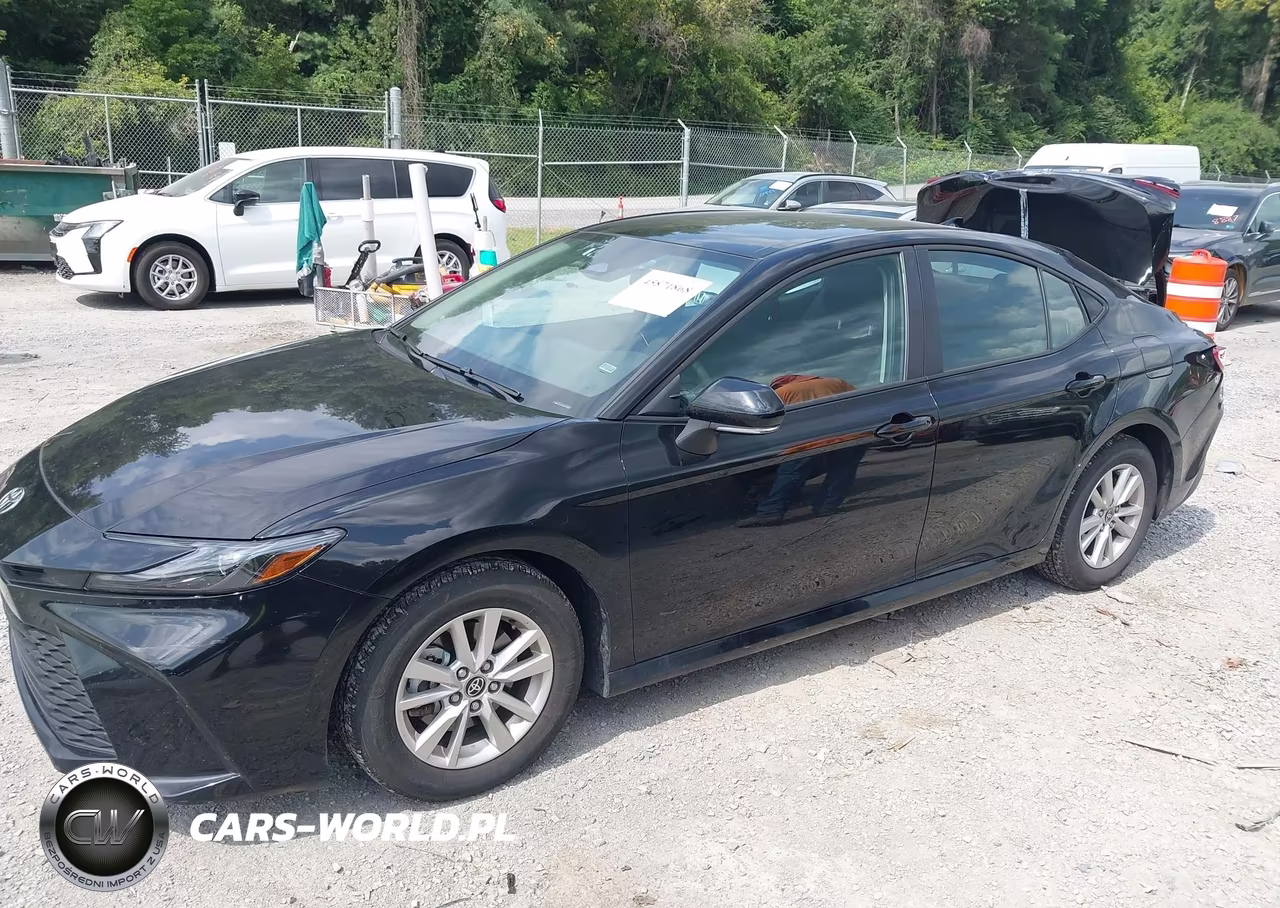 2025 Toyota Camry Le VIN:4T1DAACK5SU121695 - 2