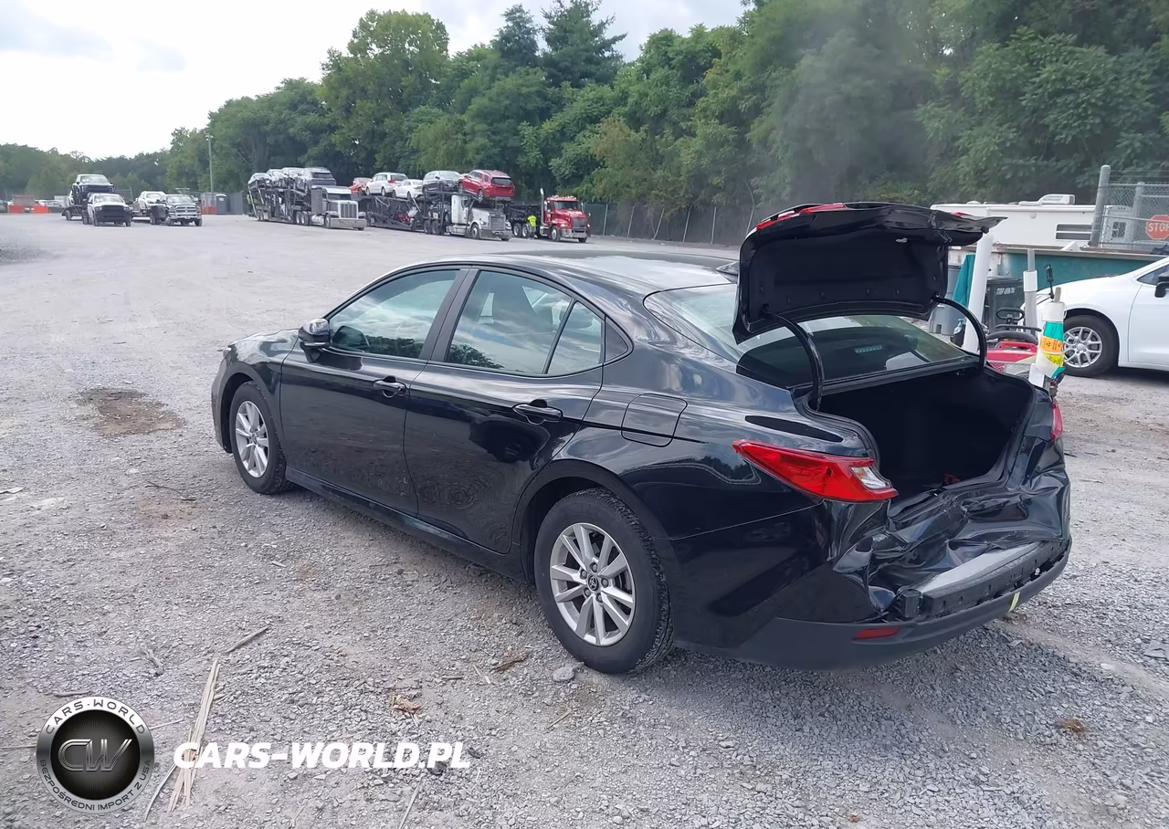 2025 Toyota Camry Le VIN:4T1DAACK5SU121695 - 3