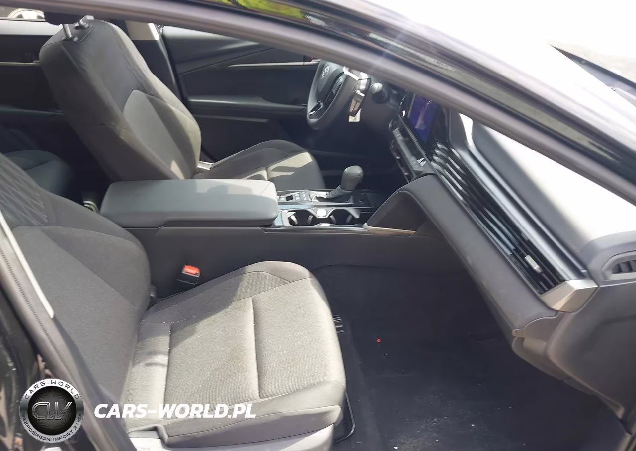 2025 Toyota Camry Le VIN:4T1DAACK5SU121695 - 5