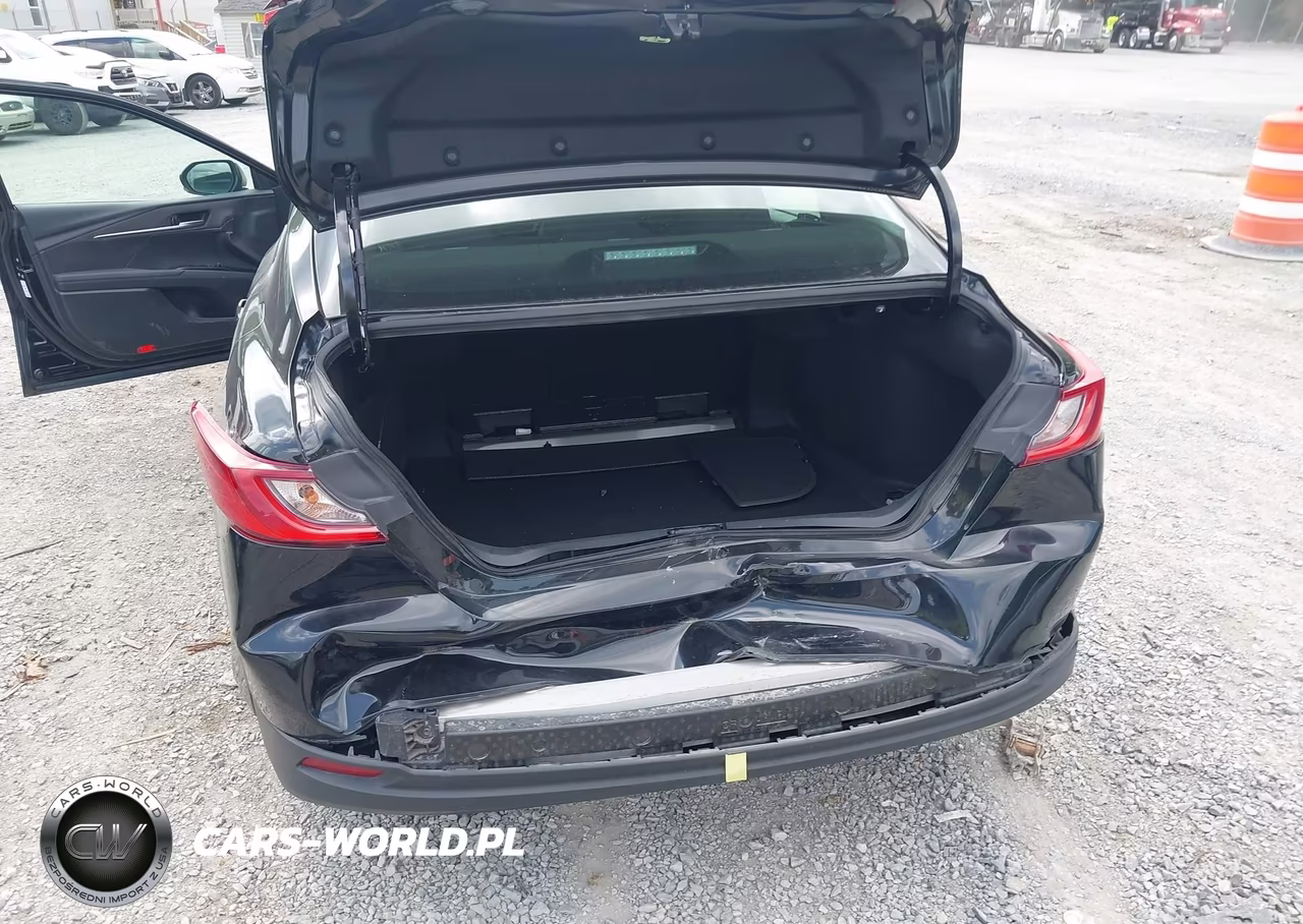 2025 Toyota Camry Le VIN:4T1DAACK5SU121695 - 6