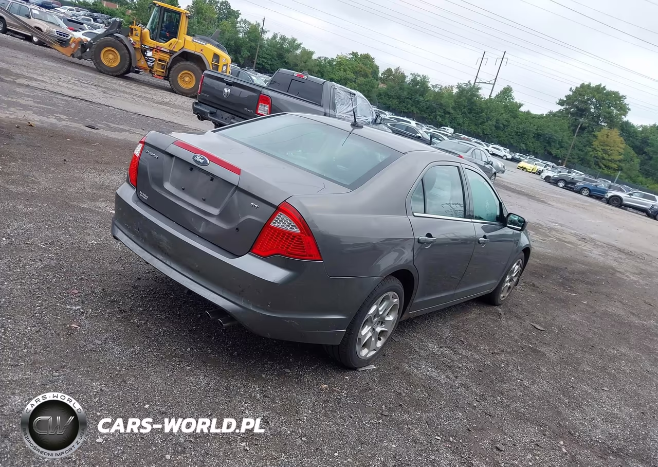 2011 Ford Fusion Se VIN:3FAHP0HA6BR131552 - 4