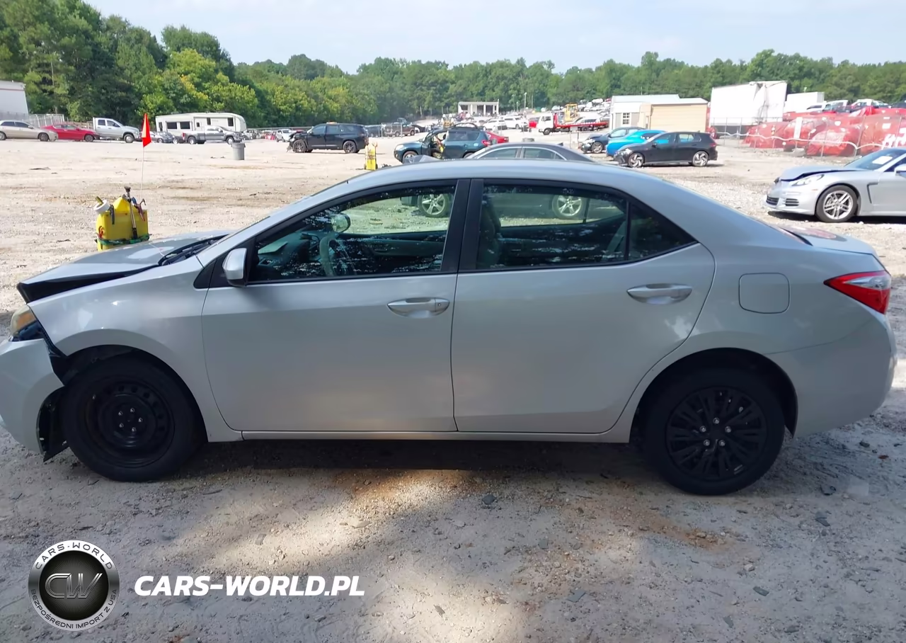 2016 Toyota Corolla Le VIN:5YFBURHE3GP426587 - 14