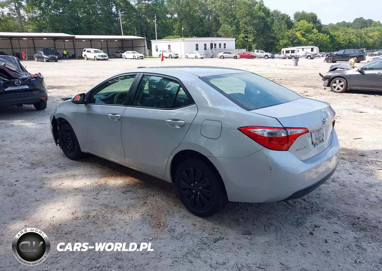 2016 Toyota Corolla Le VIN:5YFBURHE3GP426587 - 3