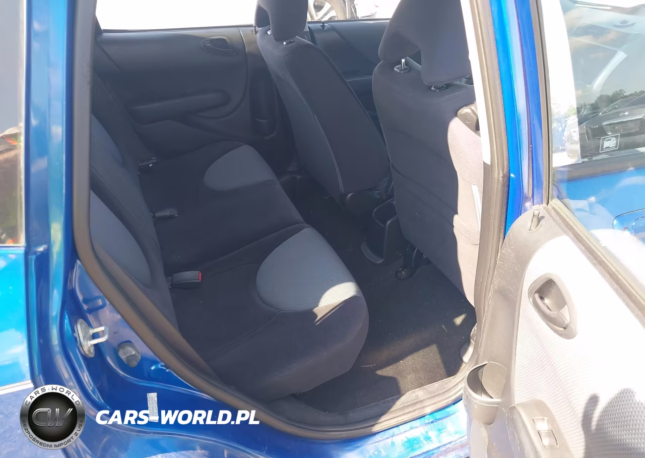 2007 Honda Fit VIN:JHMGD38407S017423 - 8