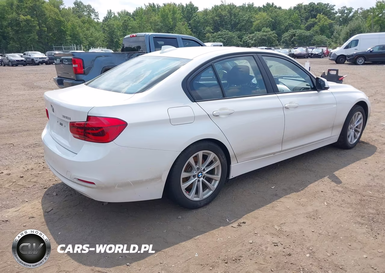 2018 BMW 320I VIN:WBA8A9C50JAH12970 - 4