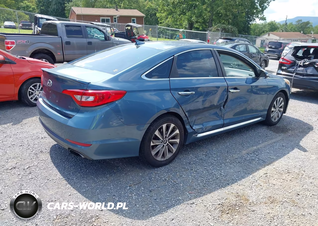 2017 Hyundai Sonata Sport VIN:5NPE34AF6HH519141 - 4
