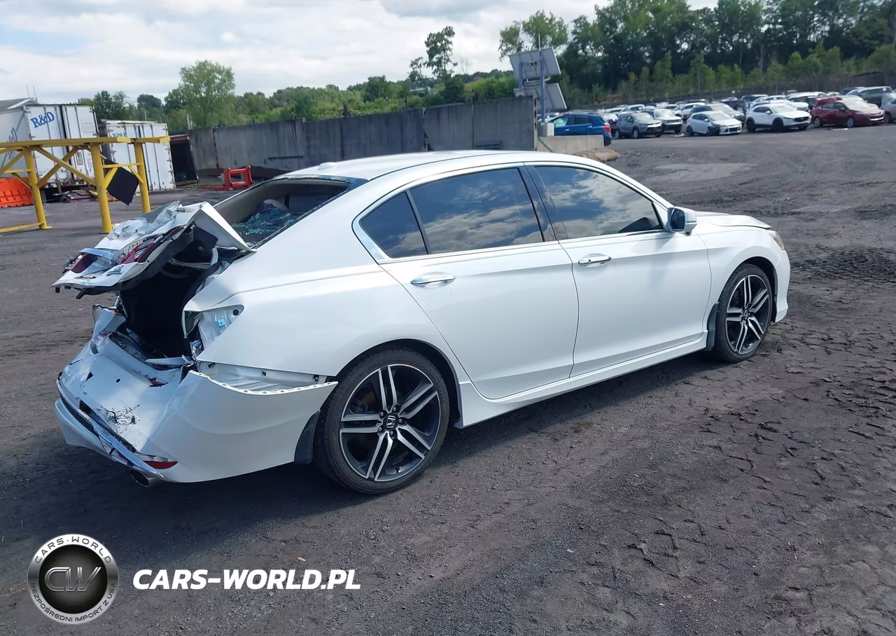 2017 Honda Accord Touring V6 VIN:1HGCR3F97HA015063 - 4