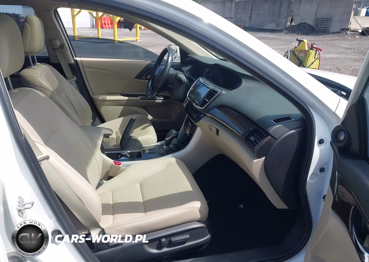 2017 Honda Accord Touring V6 VIN:1HGCR3F97HA015063 - 5