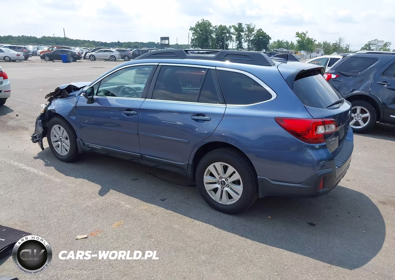 2018 Subaru Outback 2.5I Premium VIN:4S4BSAFC3J3313789 - 3