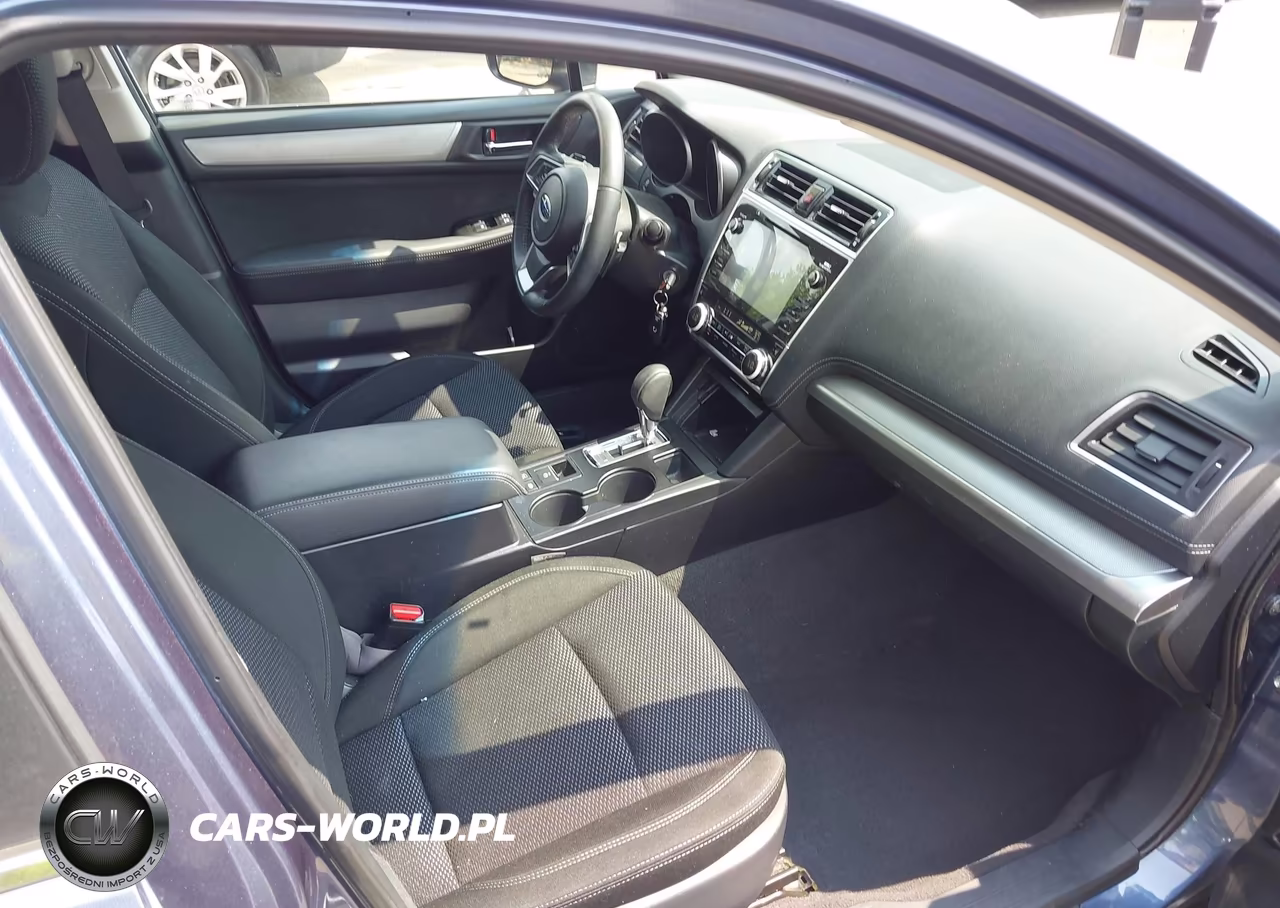 2018 Subaru Outback 2.5I Premium VIN:4S4BSAFC3J3313789 - 5
