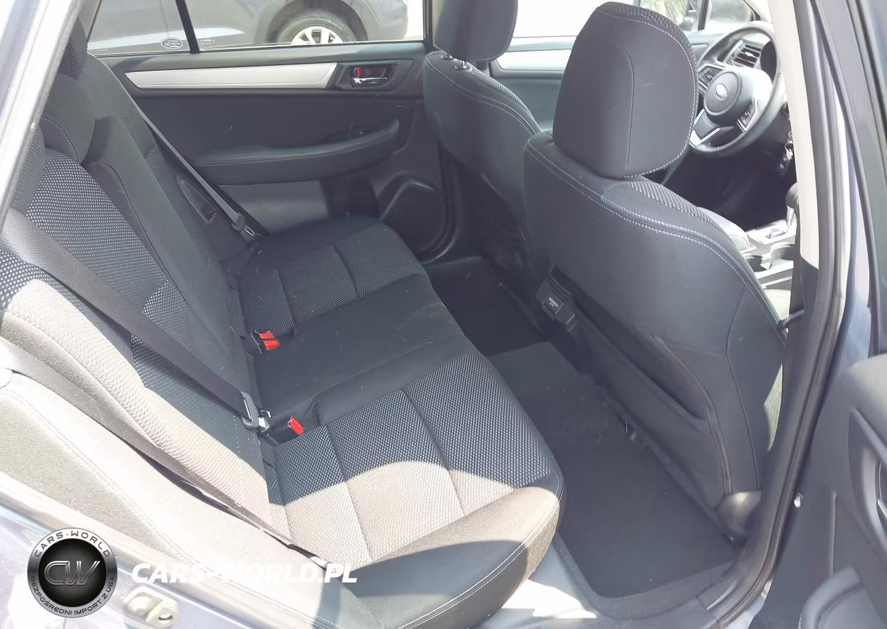 2018 Subaru Outback 2.5I Premium VIN:4S4BSAFC3J3313789 - 8