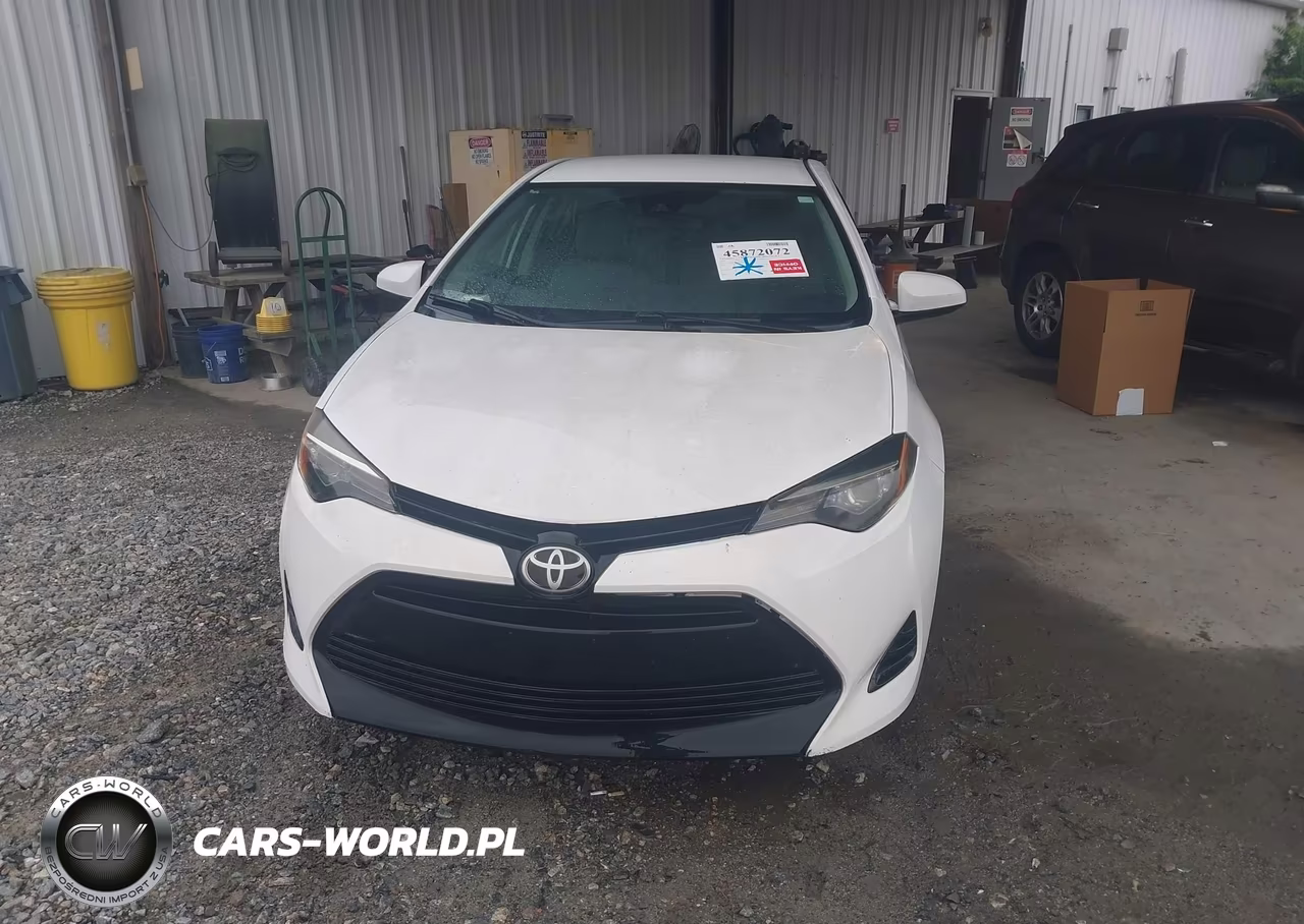 2017 Toyota Corolla Le VIN:5YFBURHE2HP654033 - 12