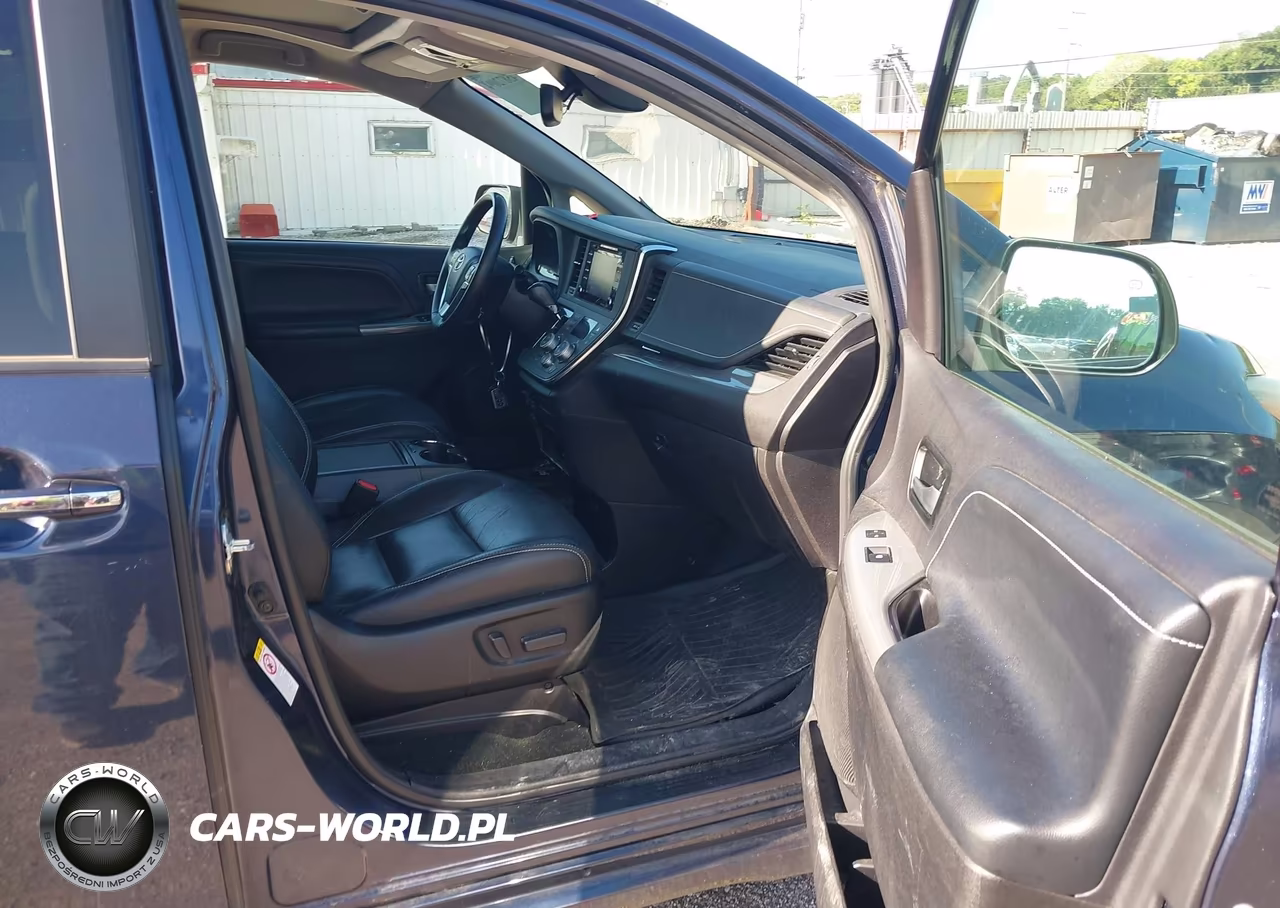 2018 Toyota Sienna Se Premium 8 Passenger VIN:5TDXZ3DC2JS906630 - 5