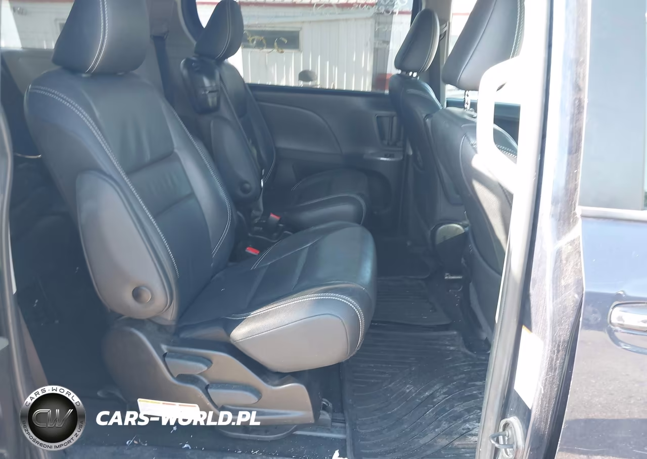 2018 Toyota Sienna Se Premium 8 Passenger VIN:5TDXZ3DC2JS906630 - 8
