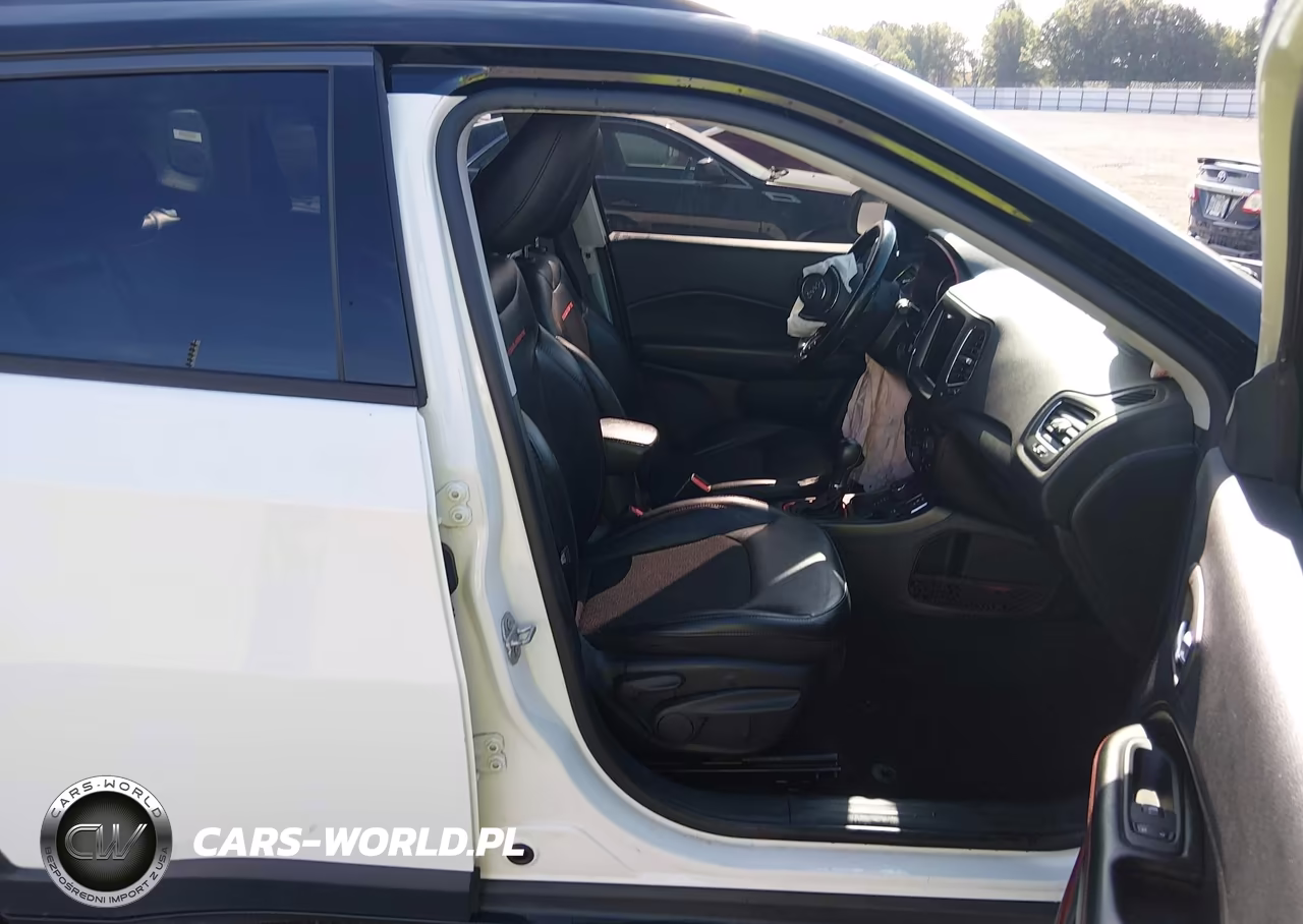 2020 Jeep Compass Trailhawk 4X4 VIN:3C4NJDDBXLT195666 - 5