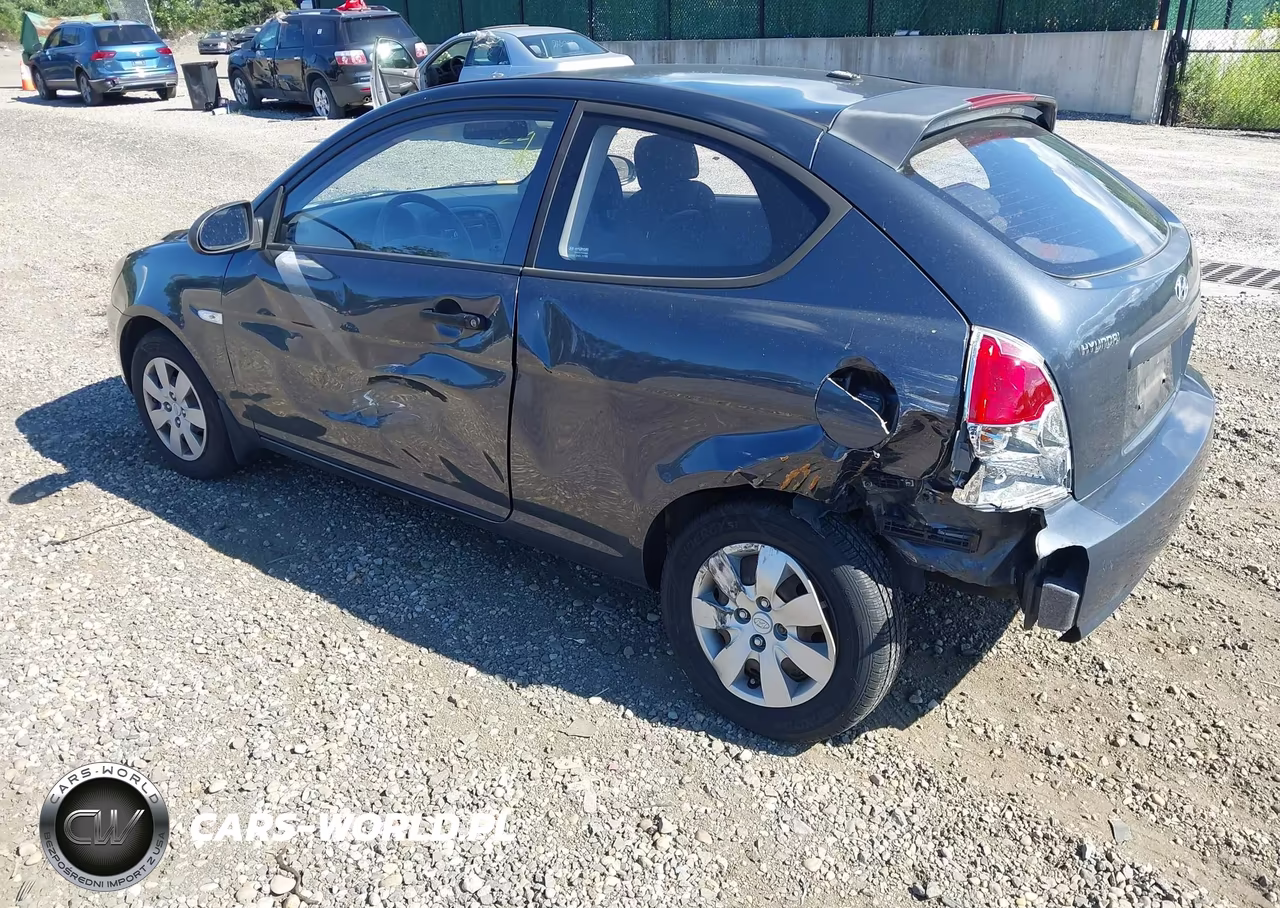 2009 Hyundai Accent Gs VIN:KMHCM36C29U137933 - 3