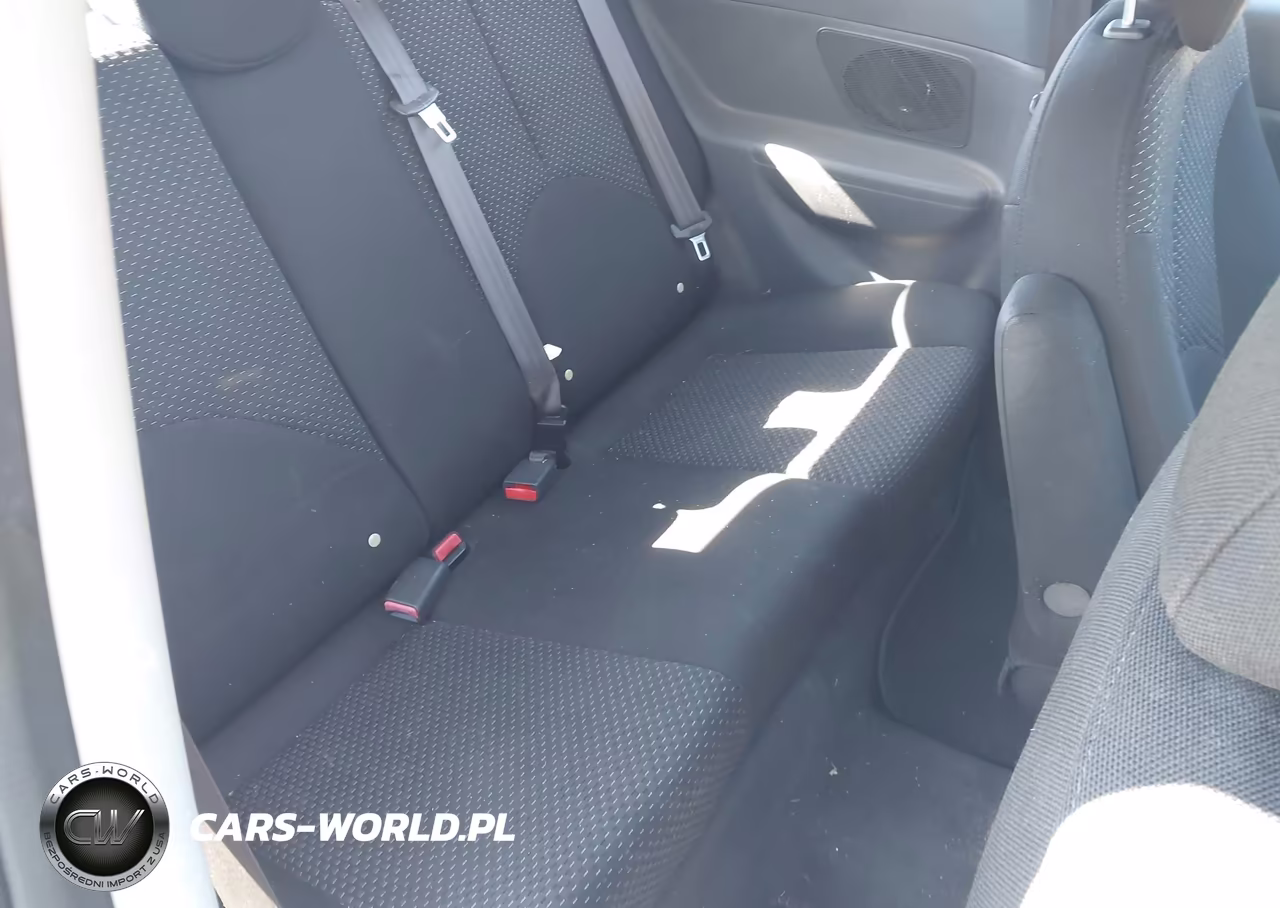 2009 Hyundai Accent Gs VIN:KMHCM36C29U137933 - 8