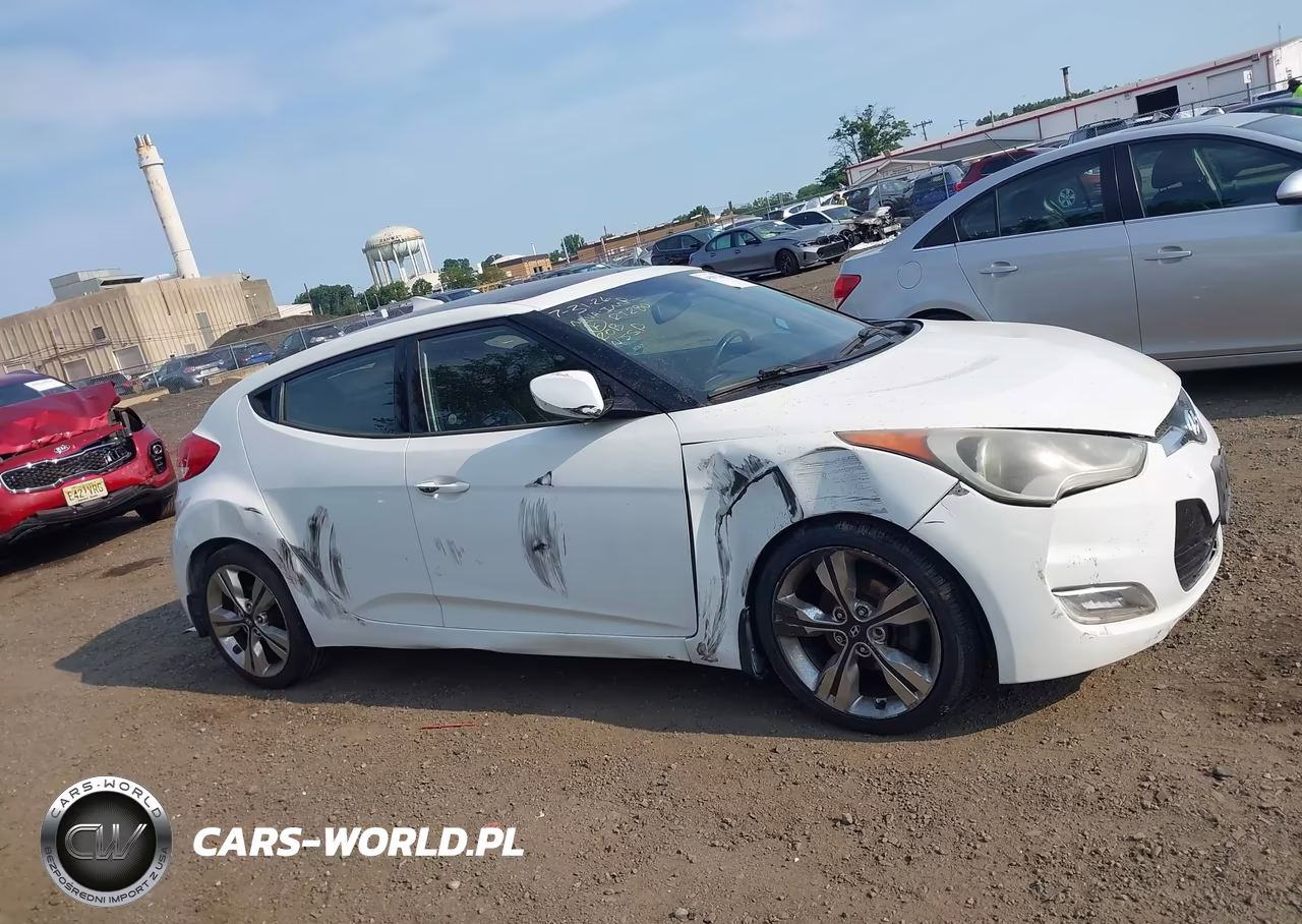2016 Hyundai Veloster VIN:KMHTC6AD8GU291550 - 13