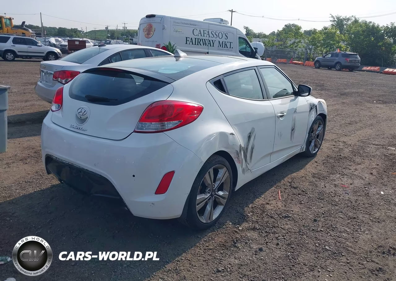 2016 Hyundai Veloster VIN:KMHTC6AD8GU291550 - 4