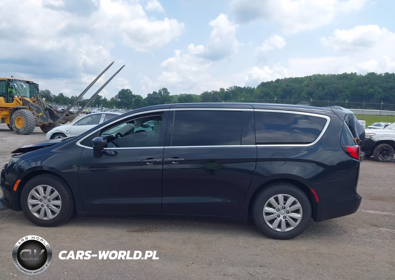 2019 Chrysler Pacifica L VIN:2C4RC1AG1KR708492 - 14