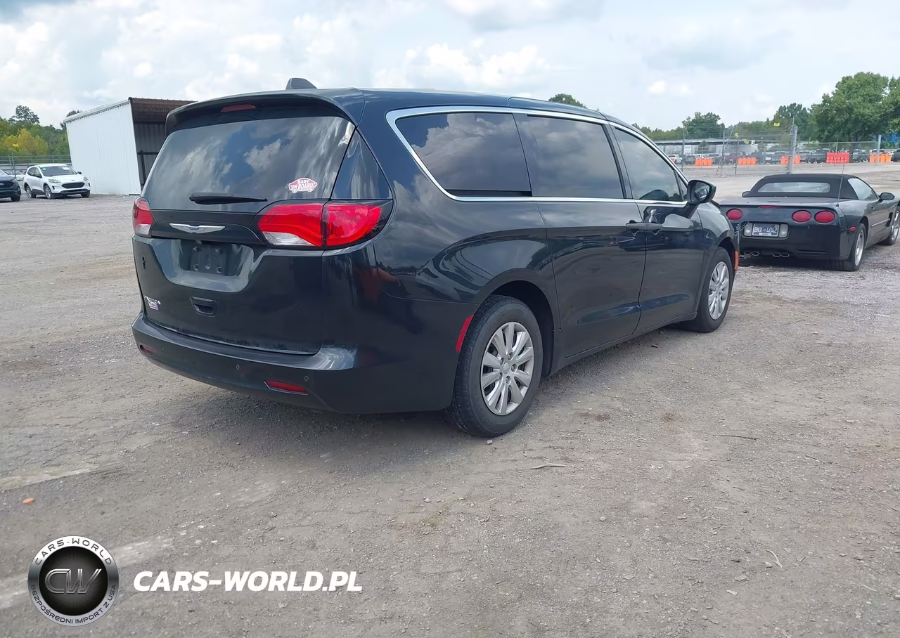 2019 Chrysler Pacifica L VIN:2C4RC1AG1KR708492 - 4