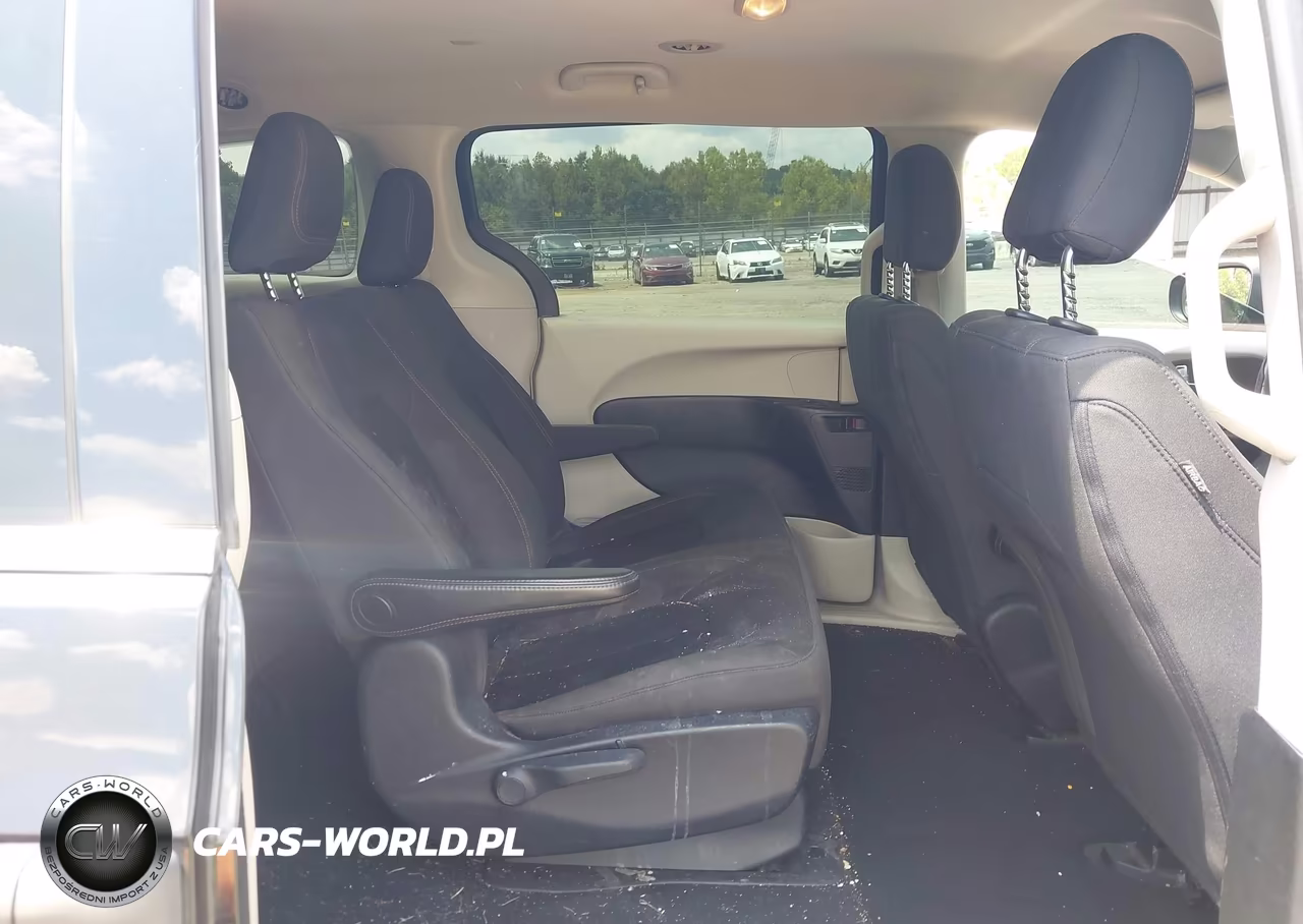 2019 Chrysler Pacifica L VIN:2C4RC1AG1KR708492 - 8