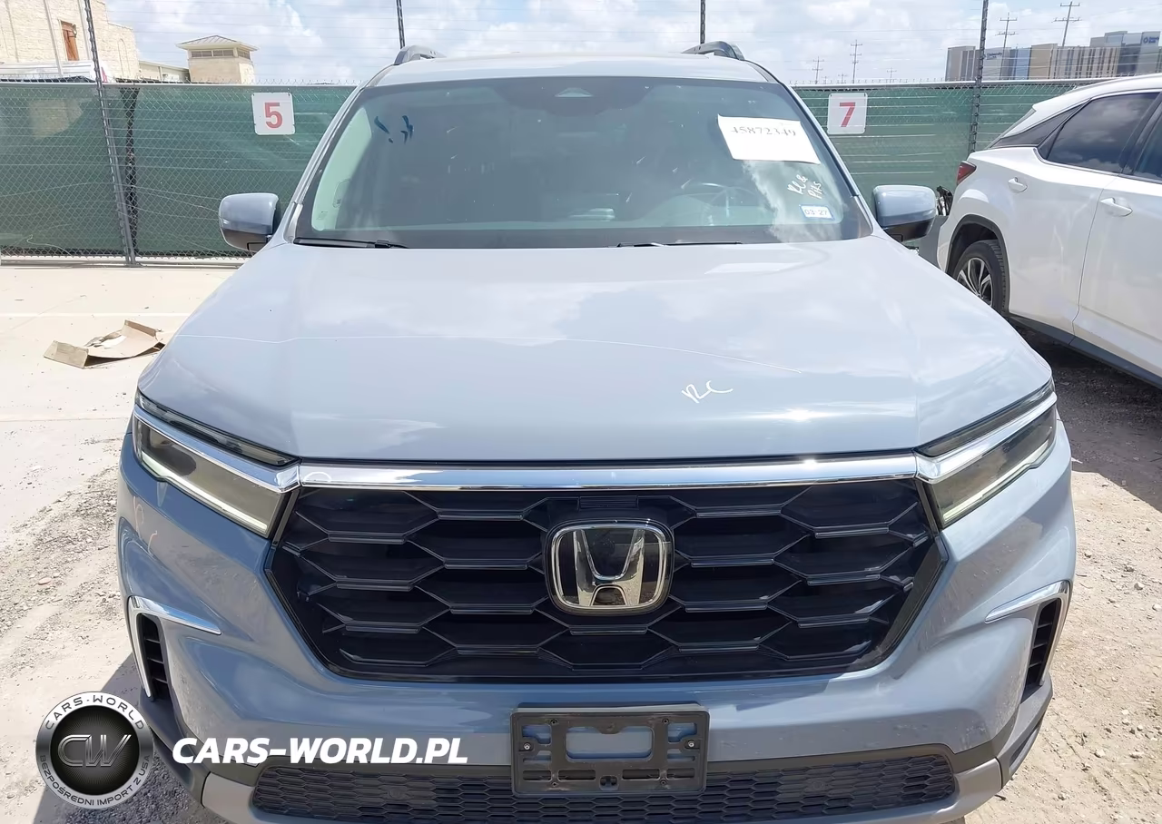 2025 Honda Pilot Touring VIN:5FNYG1H72SB062414 - 13