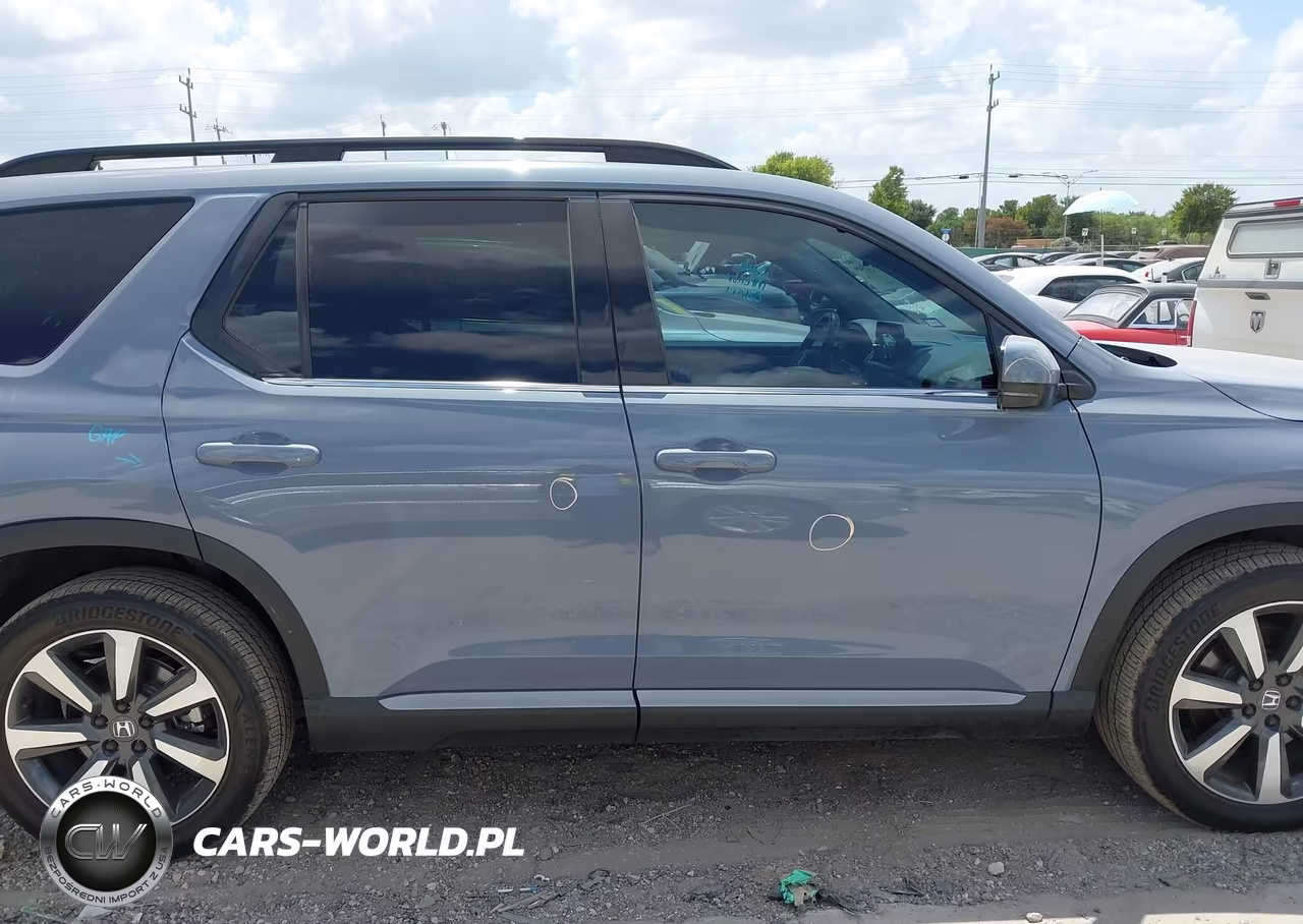 2025 Honda Pilot Touring VIN:5FNYG1H72SB062414 - 14