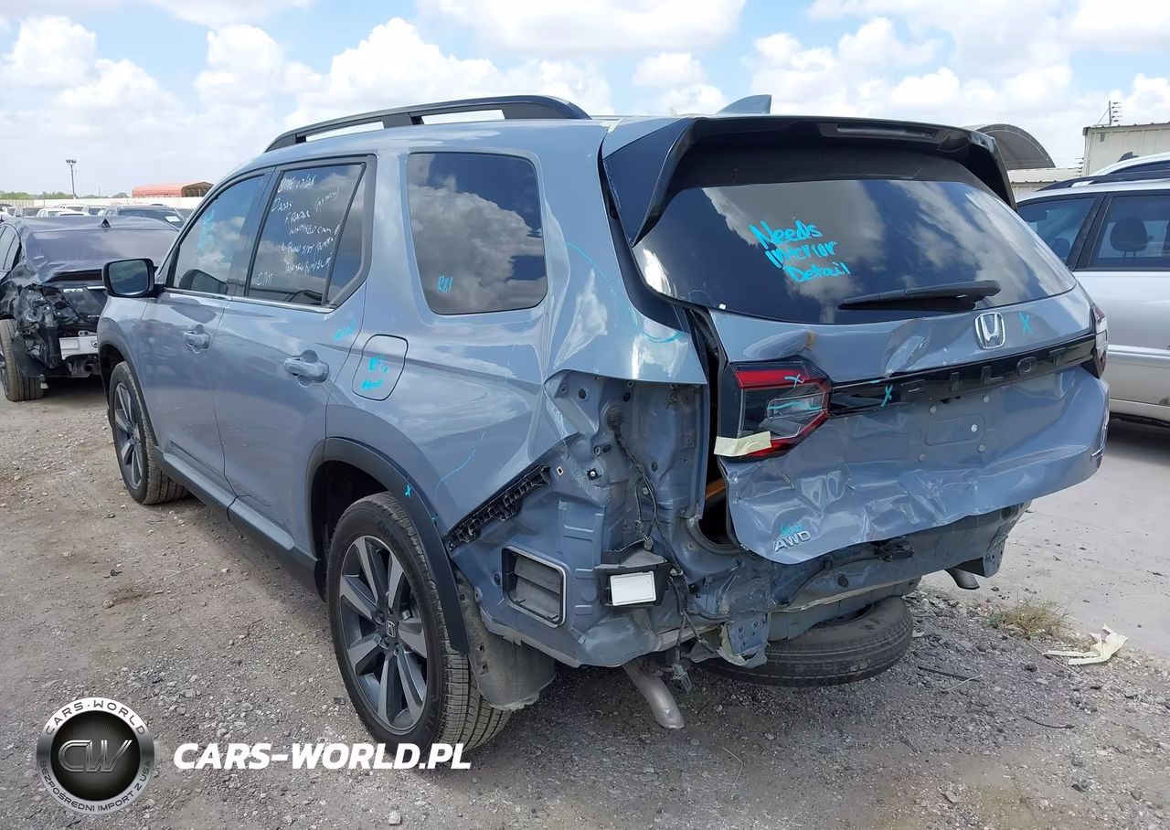 2025 Honda Pilot Touring VIN:5FNYG1H72SB062414 - 3