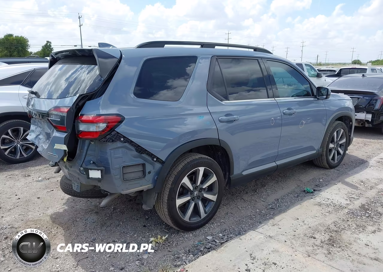 2025 Honda Pilot Touring VIN:5FNYG1H72SB062414 - 4