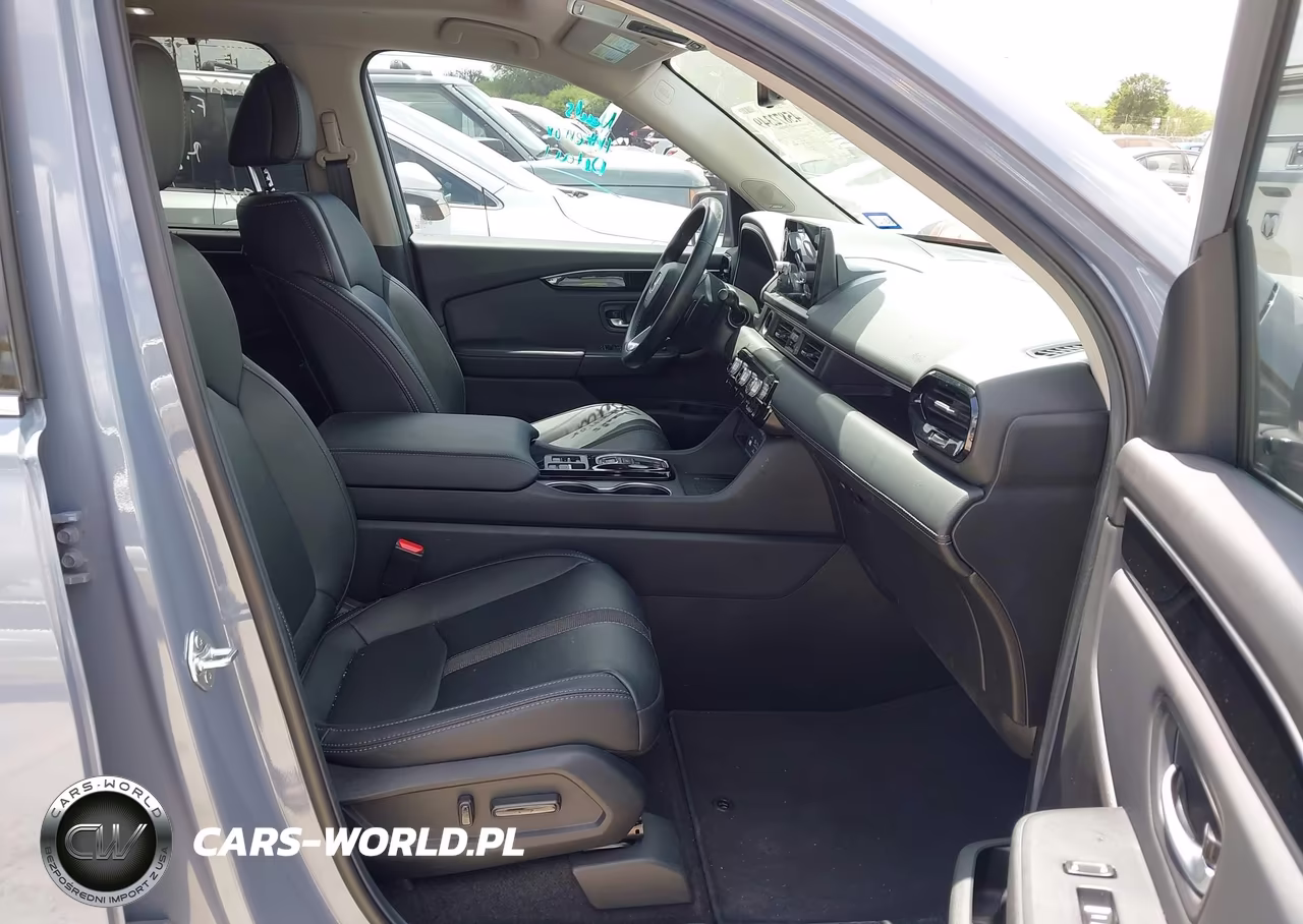 2025 Honda Pilot Touring VIN:5FNYG1H72SB062414 - 5