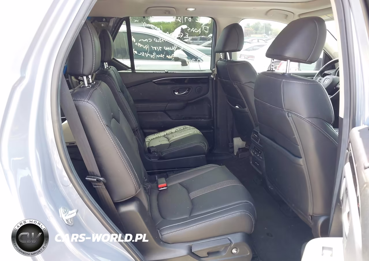 2025 Honda Pilot Touring VIN:5FNYG1H72SB062414 - 8