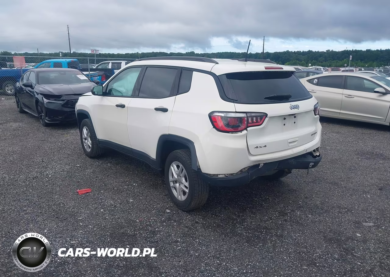 2018 Jeep Compass Sport 4X4 VIN:3C4NJDAB2JT146091 - 3