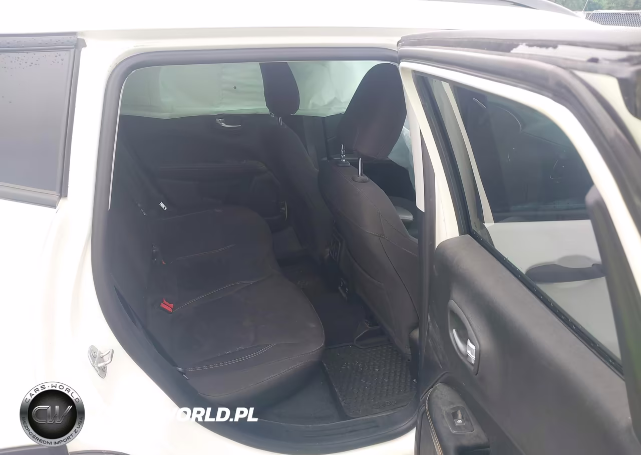 2018 Jeep Compass Sport 4X4 VIN:3C4NJDAB2JT146091 - 8