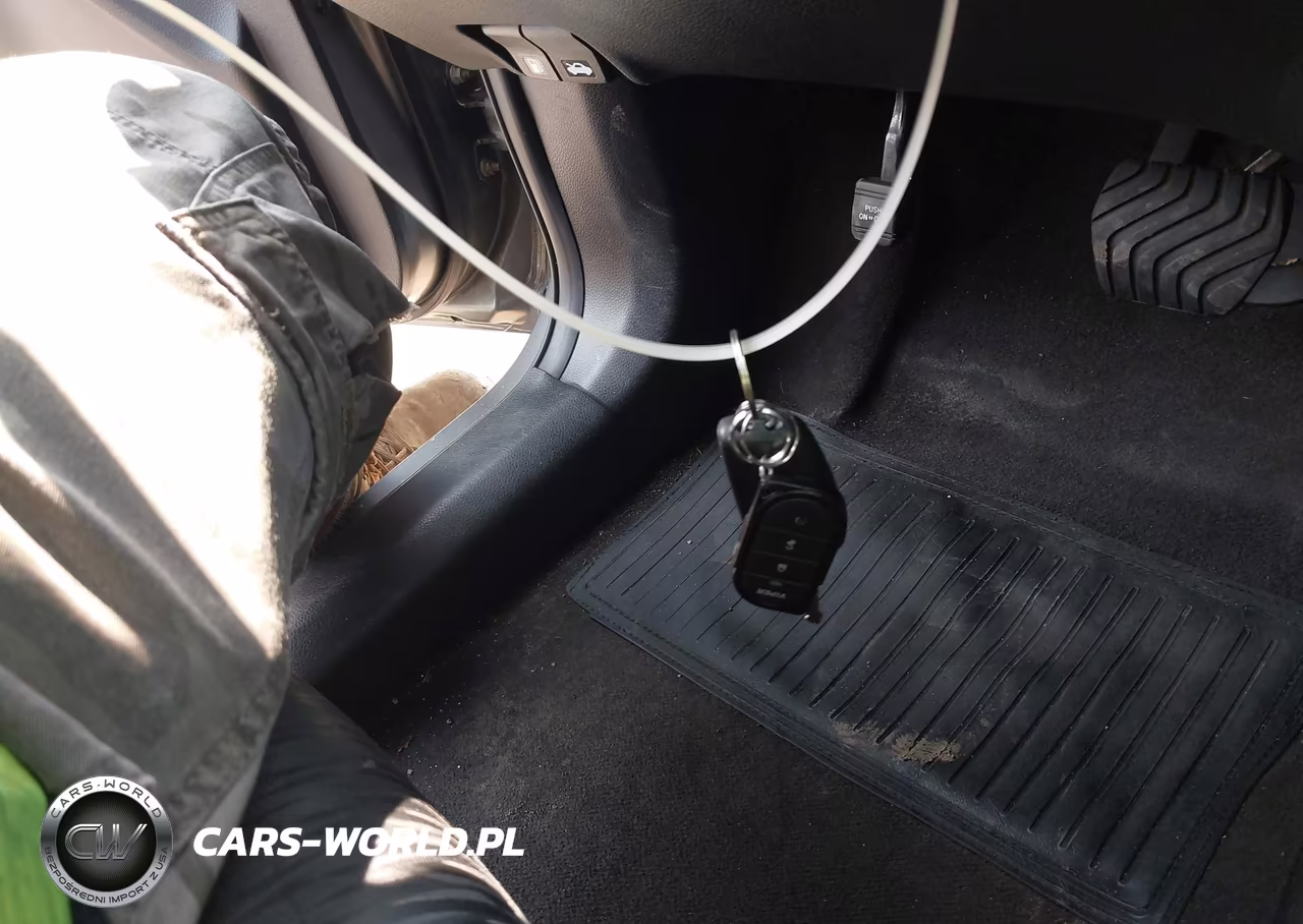 2017 Nissan Rogue S VIN:JN8AT2MV6HW261188 - 11