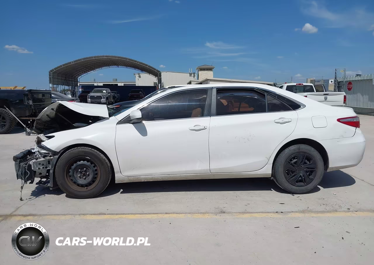 2016 Toyota Camry Le VIN:4T4BF1FK9GR519624 - 15